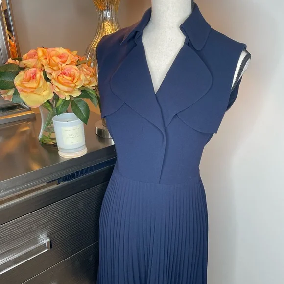 Karen Millen Sleeveless Pleated Skirt Trench Dress in Navy Size 6US - Picture 3 of 16